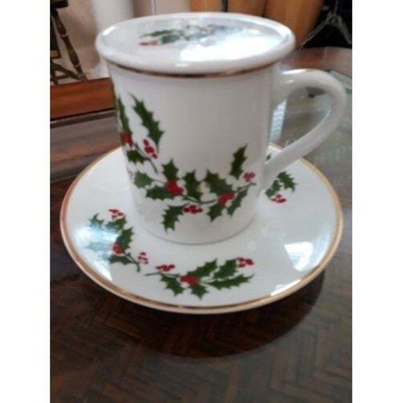 All The Trimmings Royal Gallery CHRISTMAS HOLLY Porcelain lided Mug & Saucer set - Picture 11 of 12